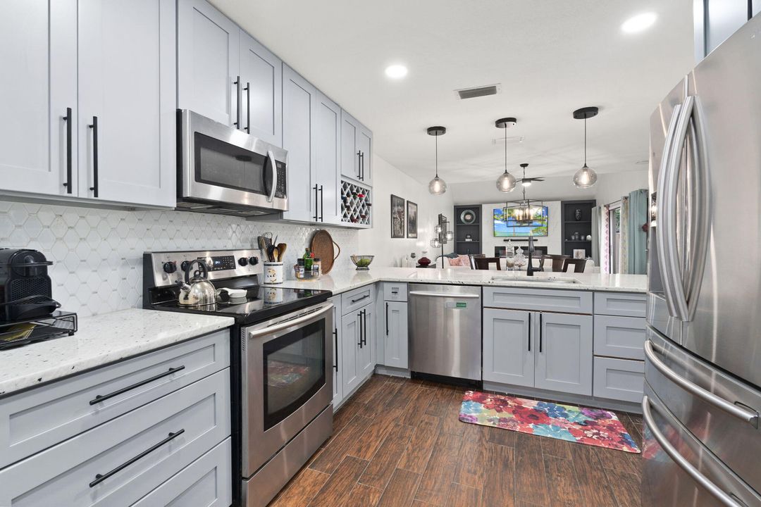 For Sale: $329,900 (3 beds, 2 baths, 1764 Square Feet)