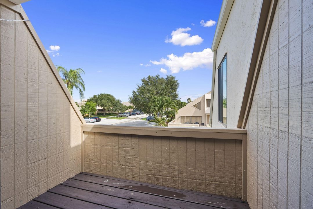 For Sale: $329,900 (3 beds, 2 baths, 1764 Square Feet)