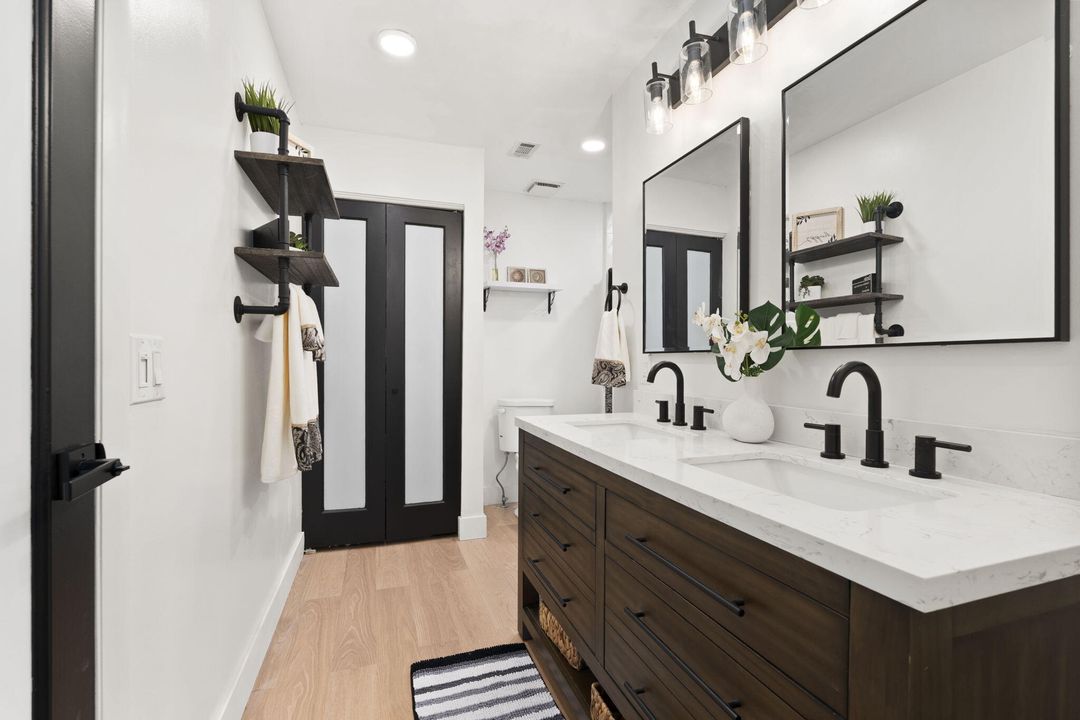 For Sale: $329,900 (3 beds, 2 baths, 1764 Square Feet)