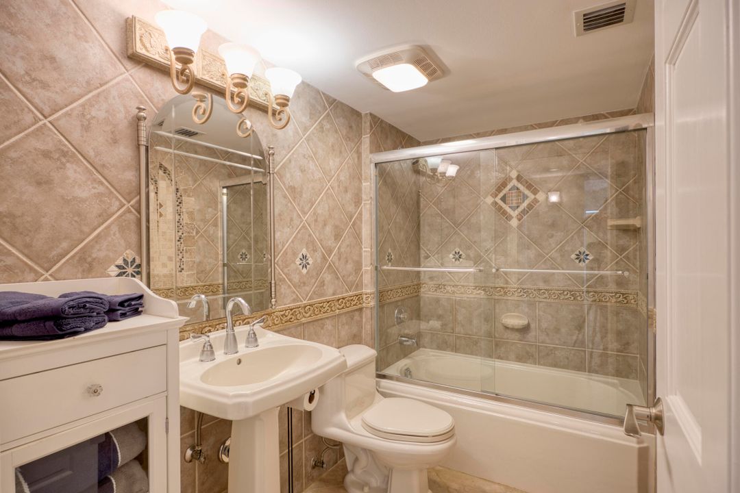 待售: $875,000 (2 贝兹, 2 浴室, 1385 平方英尺)