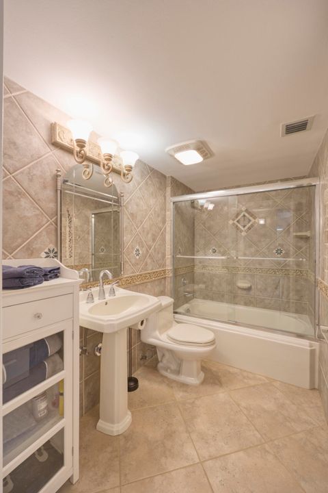 待售: $875,000 (2 贝兹, 2 浴室, 1385 平方英尺)