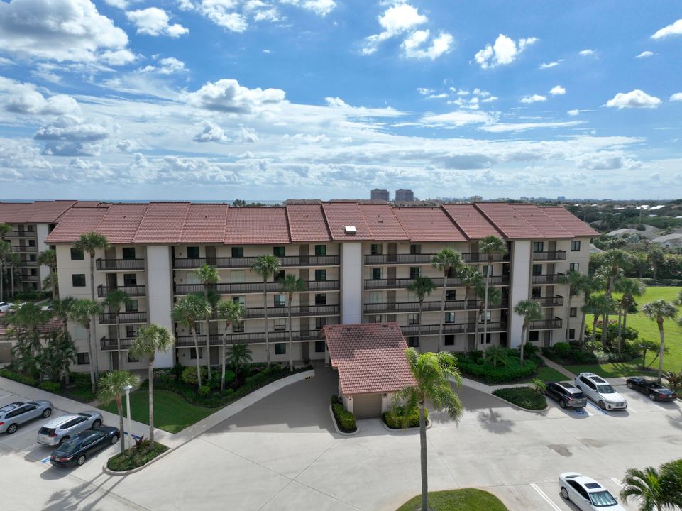 待售: $875,000 (2 贝兹, 2 浴室, 1385 平方英尺)