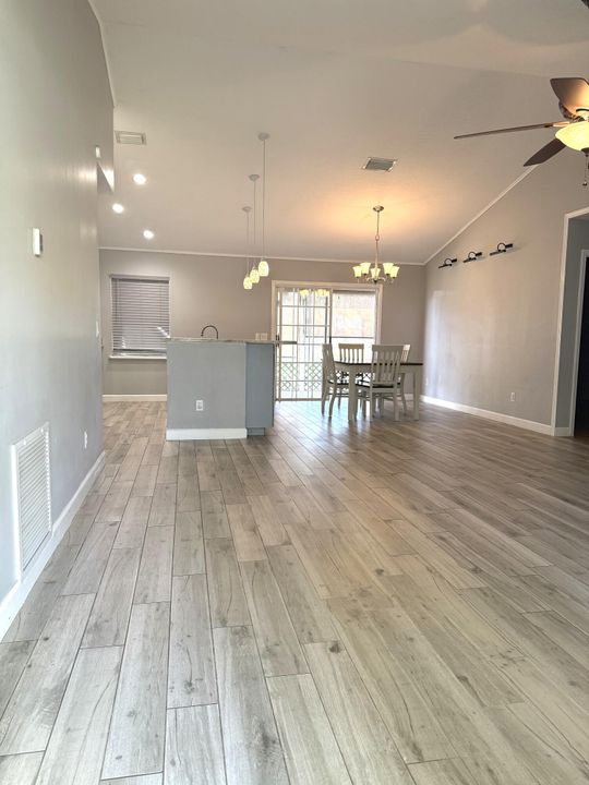 Active With Contract: $355,000 (3 beds, 2 baths, 1390 Square Feet)