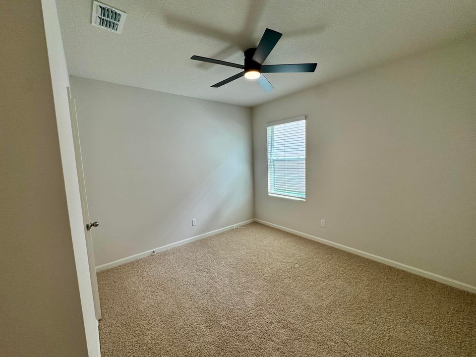 For Rent: $2,450 (4 beds, 2 baths, 1828 Square Feet)