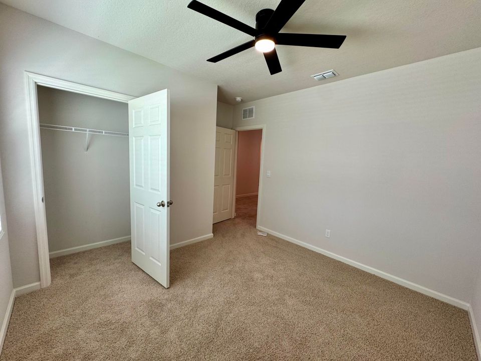 For Rent: $2,450 (4 beds, 2 baths, 1828 Square Feet)