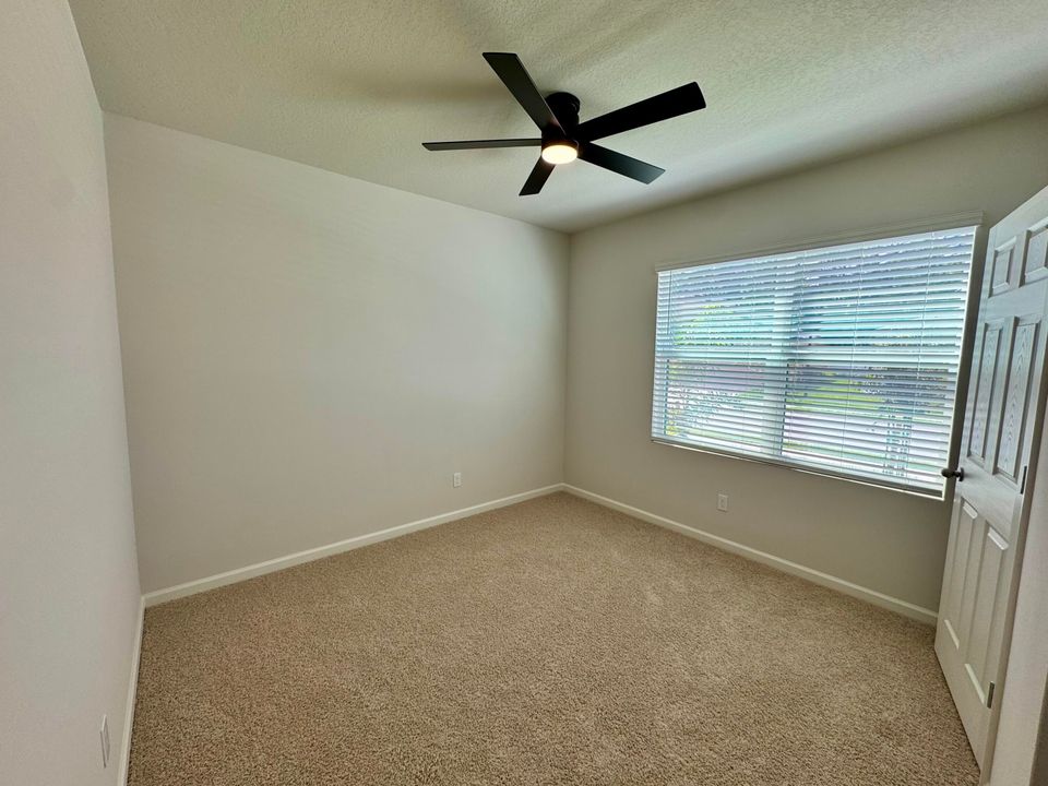 For Rent: $2,450 (4 beds, 2 baths, 1828 Square Feet)