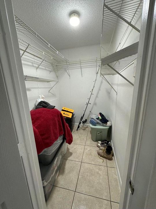 For Sale: $115,000 (1 beds, 1 baths, 517 Square Feet)