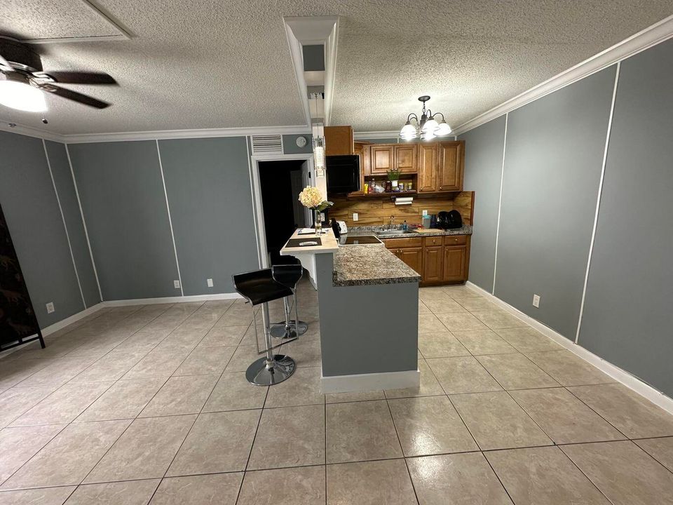 For Sale: $115,000 (1 beds, 1 baths, 517 Square Feet)