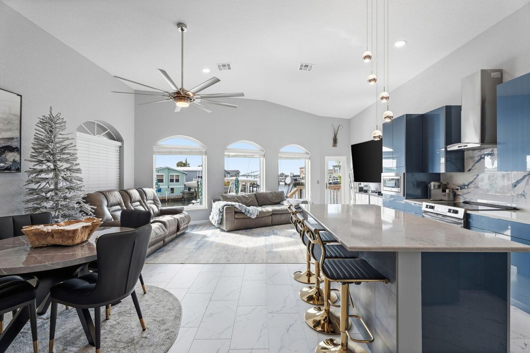 For Sale: $784,995 (2 beds, 2 baths, 1072 Square Feet)