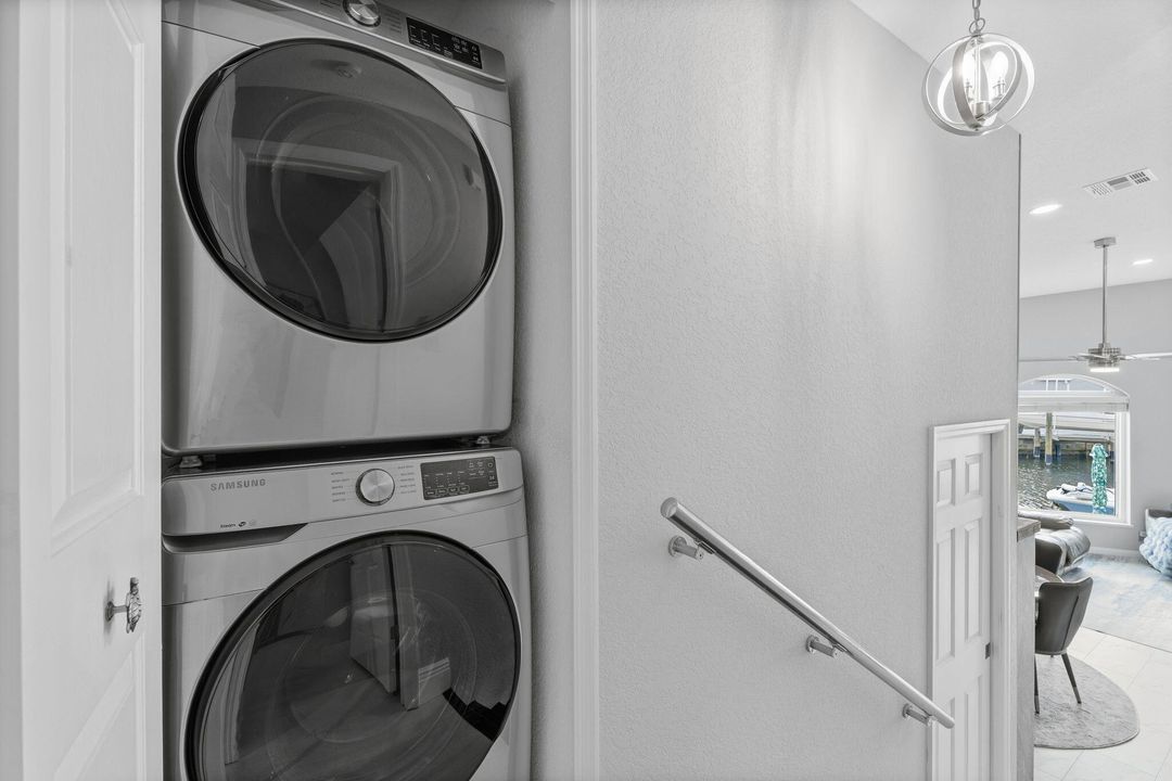 For Sale: $784,995 (2 beds, 2 baths, 1072 Square Feet)