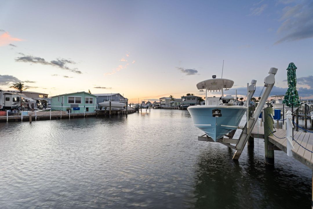 For Sale: $784,995 (2 beds, 2 baths, 1072 Square Feet)