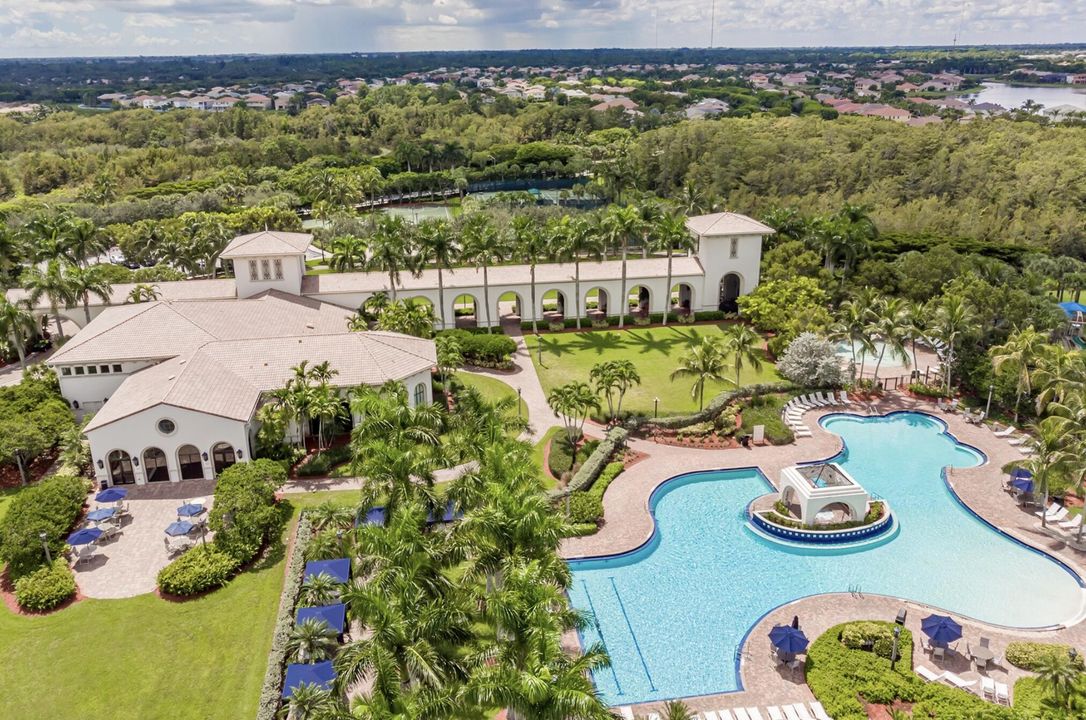 For Sale: $995,000 (6 beds, 5 baths, 4168 Square Feet)