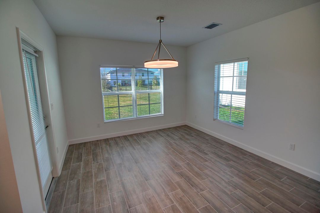 В аренду: $4,400 (4 спален, 3 ванн, 2312 Квадратных фут)