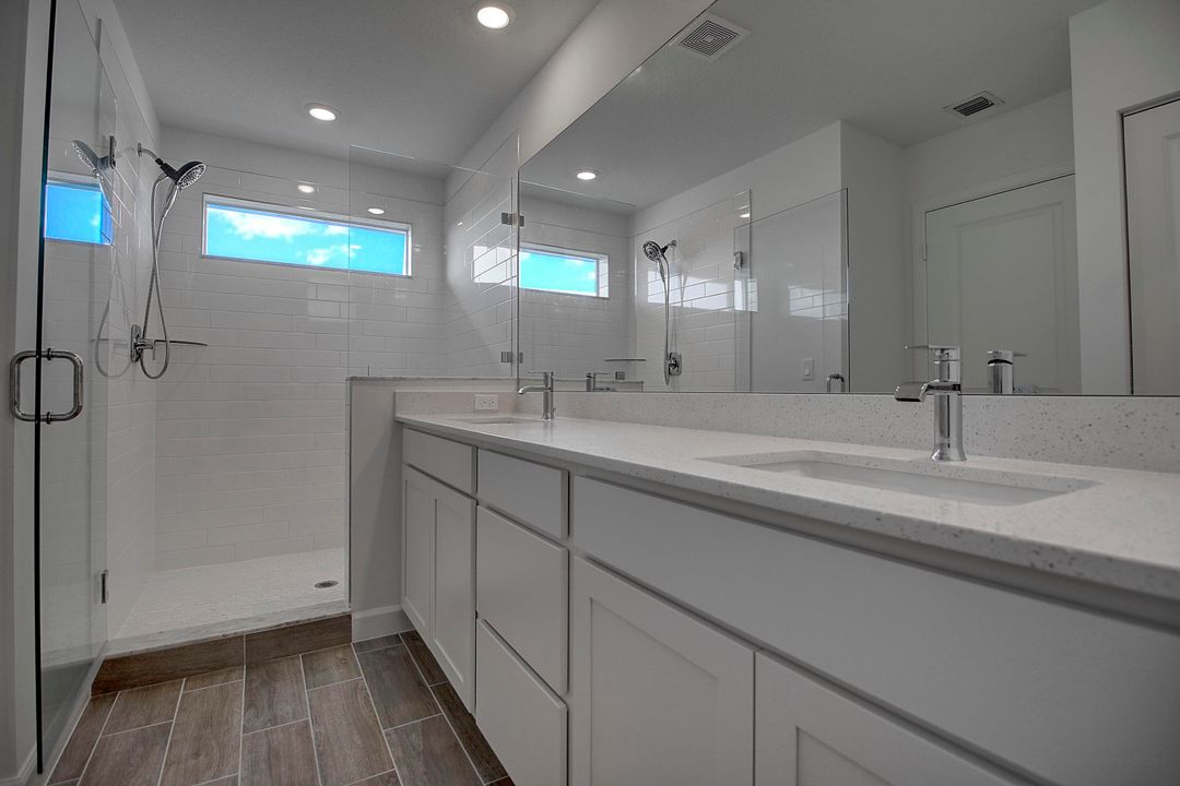 В аренду: $4,400 (4 спален, 3 ванн, 2312 Квадратных фут)