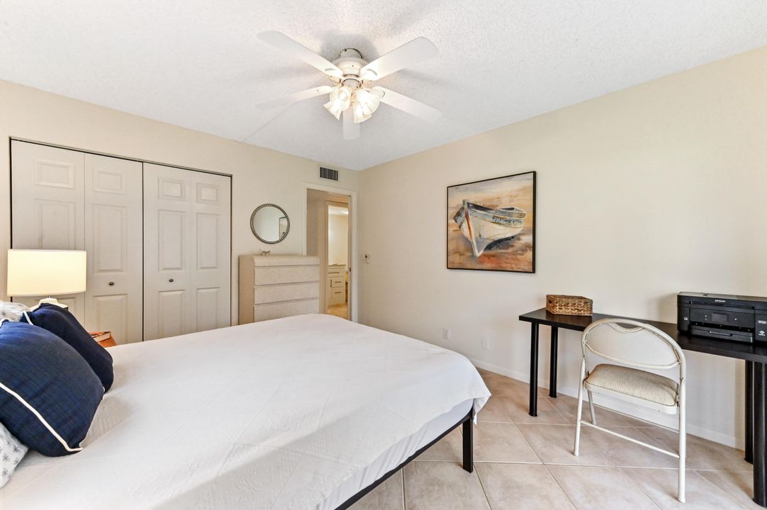 Active With Contract: $135,000 (2 beds, 2 baths, 907 Square Feet)