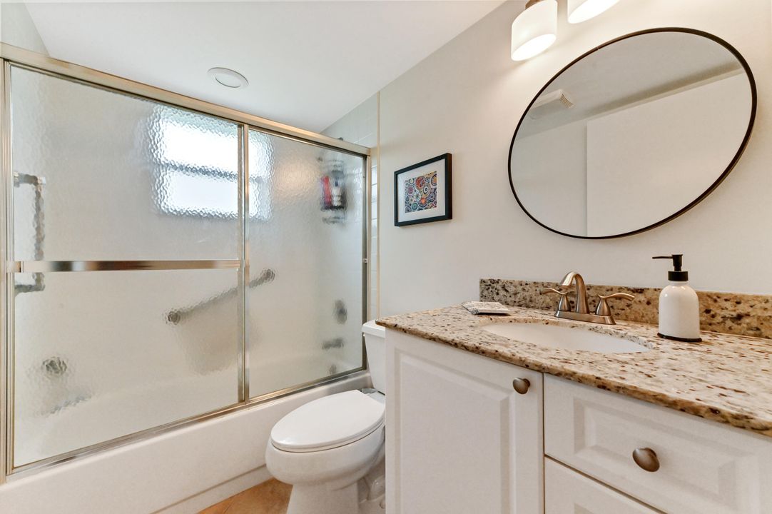 Active With Contract: $135,000 (2 beds, 2 baths, 907 Square Feet)
