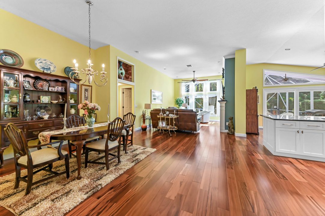 Под контрактом: $749,900 (3 спален, 2 ванн, 1996 Квадратных фут)