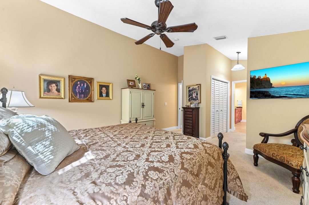 Под контрактом: $749,900 (3 спален, 2 ванн, 1996 Квадратных фут)