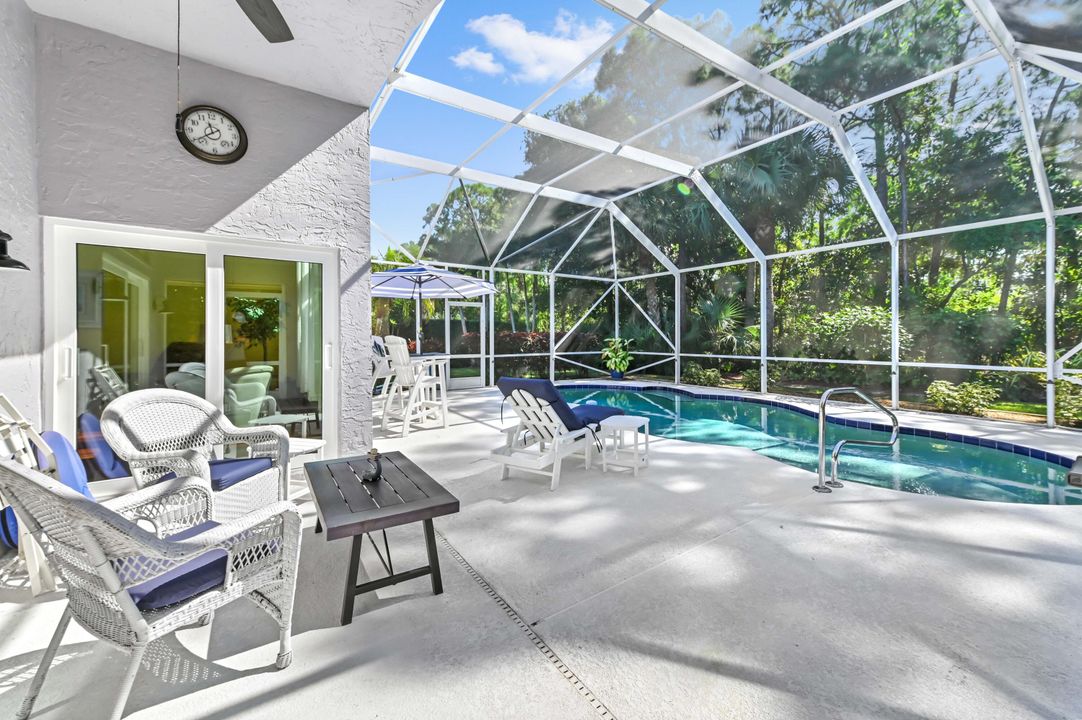 Под контрактом: $749,900 (3 спален, 2 ванн, 1996 Квадратных фут)