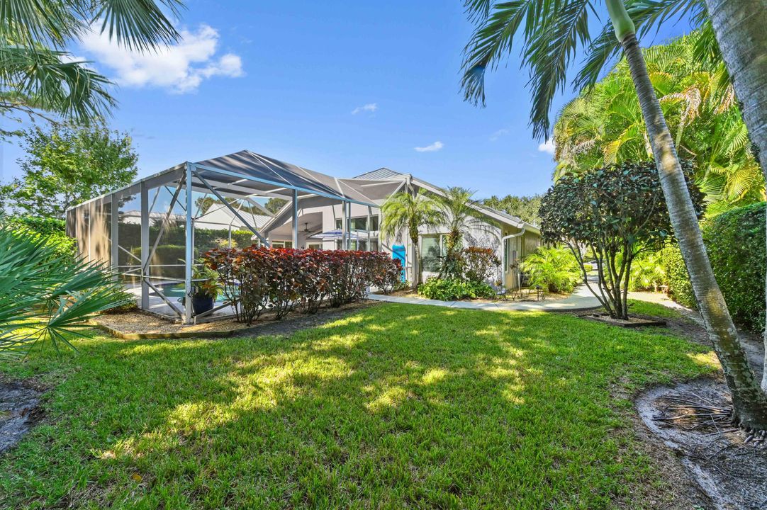 Под контрактом: $749,900 (3 спален, 2 ванн, 1996 Квадратных фут)