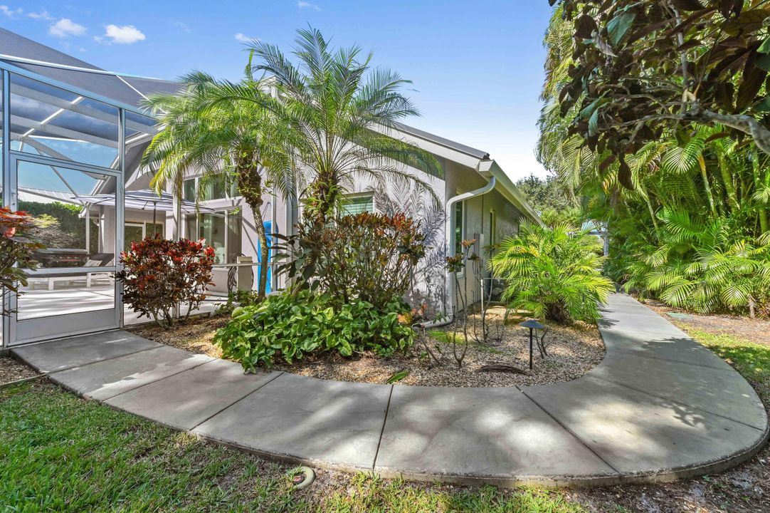 Под контрактом: $749,900 (3 спален, 2 ванн, 1996 Квадратных фут)