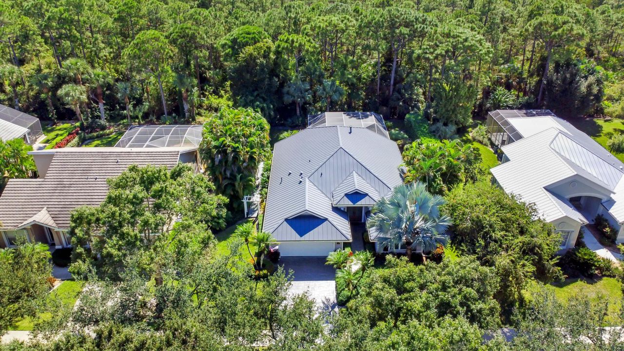 Под контрактом: $749,900 (3 спален, 2 ванн, 1996 Квадратных фут)