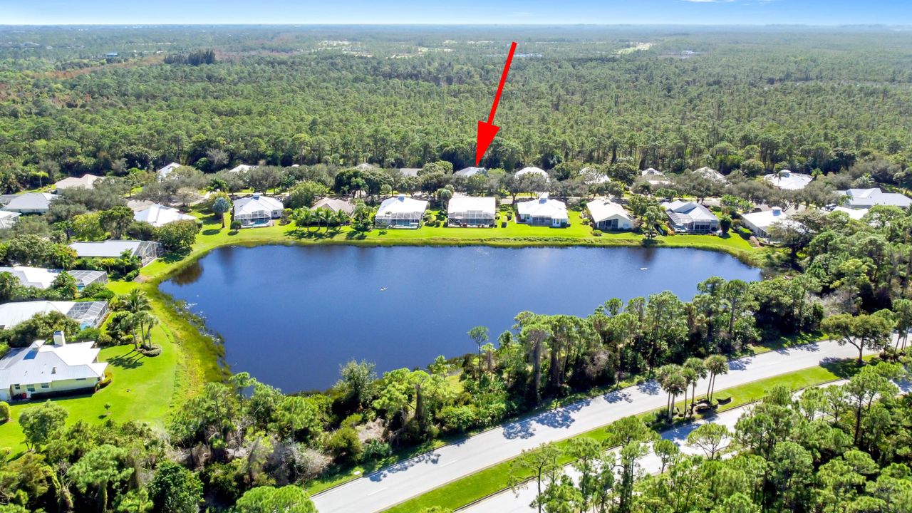 Под контрактом: $749,900 (3 спален, 2 ванн, 1996 Квадратных фут)