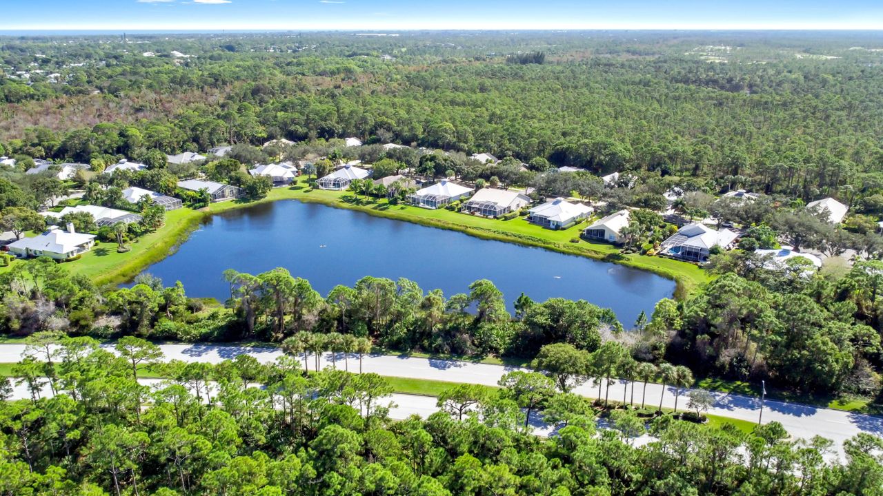 Под контрактом: $749,900 (3 спален, 2 ванн, 1996 Квадратных фут)