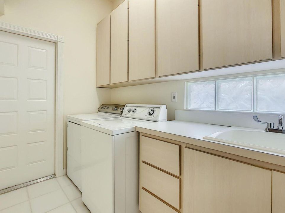 En Renta: $3,500 (3 camas, 2 baños, 1983 Pies cuadrados)