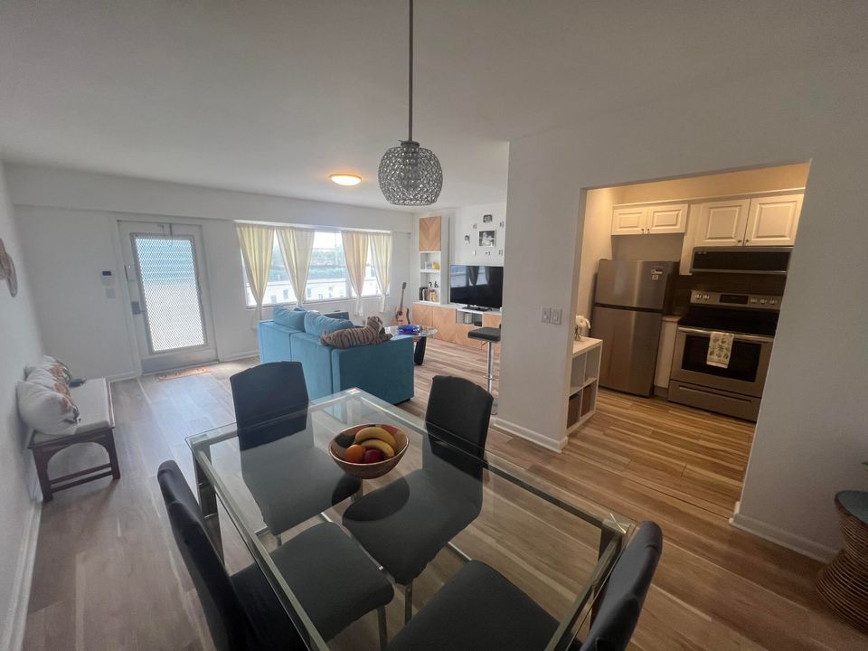 待售: $109,900 (1 贝兹, 1 浴室, 720 平方英尺)