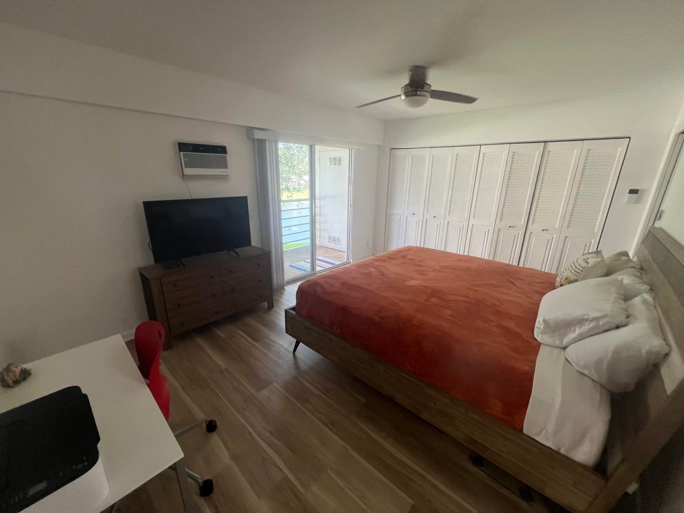 待售: $109,900 (1 贝兹, 1 浴室, 720 平方英尺)