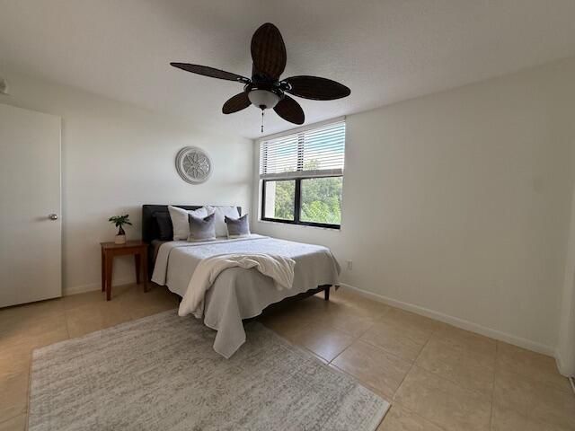 Active With Contract: $239,000 (1 beds, 1 baths, 731 Square Feet)