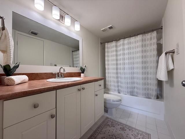 Active With Contract: $239,000 (1 beds, 1 baths, 731 Square Feet)