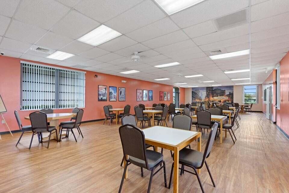 待售: $260,000 (2 贝兹, 2 浴室, 1250 平方英尺)