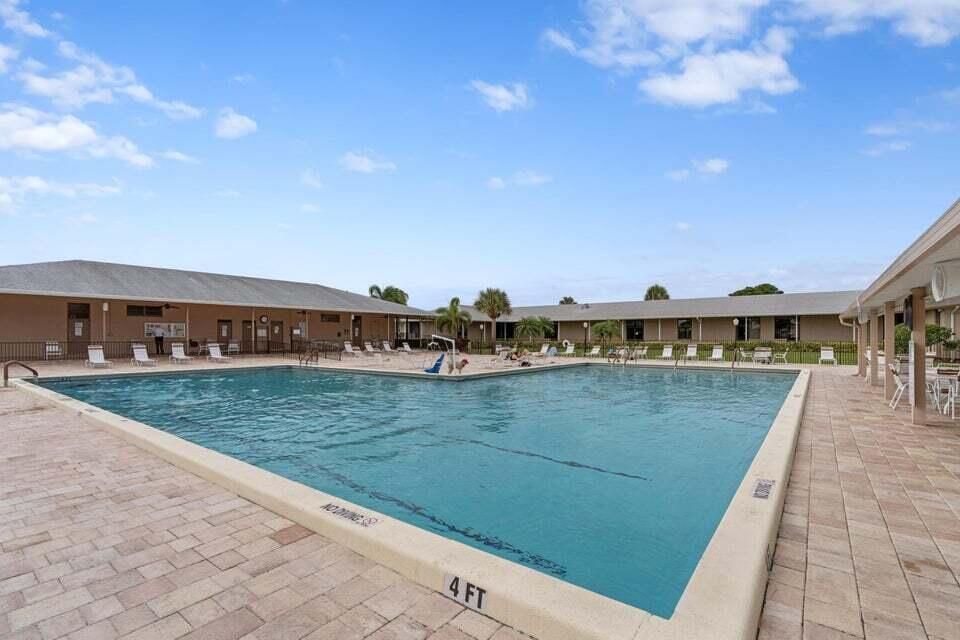 待售: $260,000 (2 贝兹, 2 浴室, 1250 平方英尺)