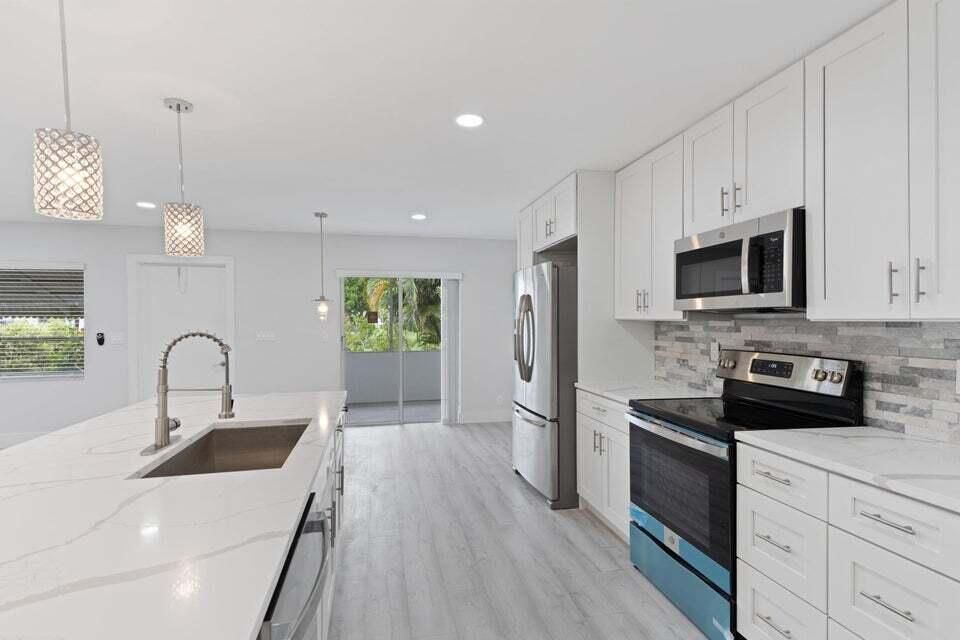 待售: $260,000 (2 贝兹, 2 浴室, 1250 平方英尺)