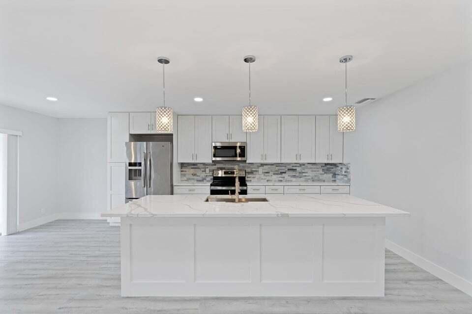 待售: $260,000 (2 贝兹, 2 浴室, 1250 平方英尺)