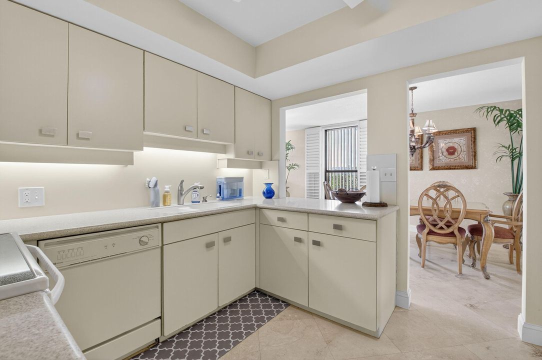 En Venta: $1,795,000 (2 camas, 2 baños, 1753 Pies cuadrados)