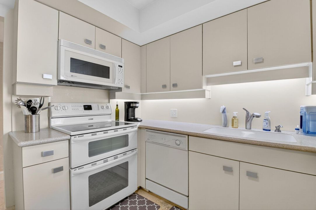 En Venta: $1,795,000 (2 camas, 2 baños, 1753 Pies cuadrados)