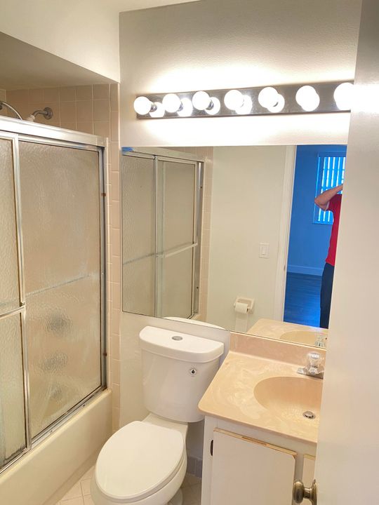 На продажу: $350,000 (2 спален, 2 ванн, 1142 Квадратных фут)