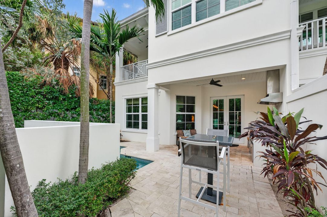 待售: $2,250,000 (3 贝兹, 3 浴室, 2460 平方英尺)