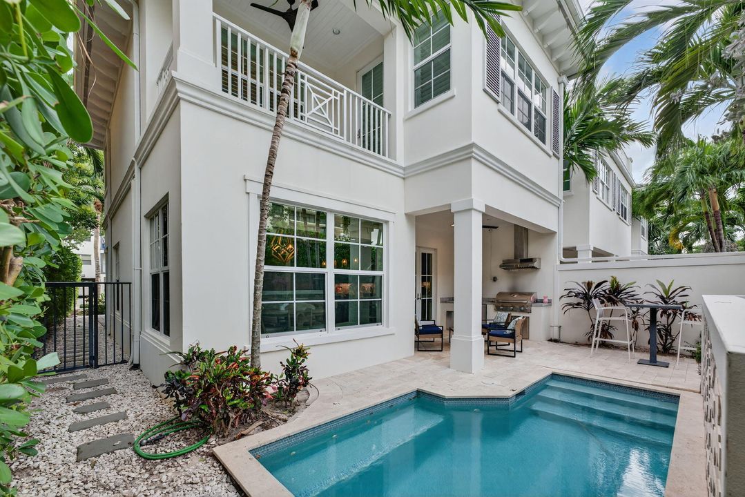 待售: $2,250,000 (3 贝兹, 3 浴室, 2460 平方英尺)