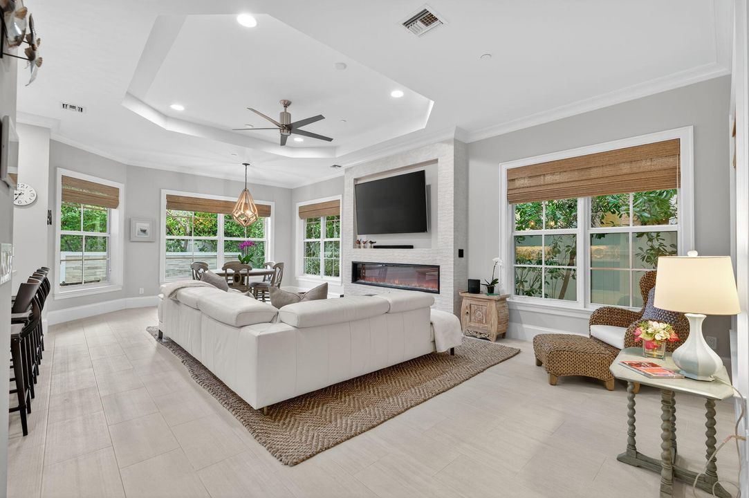 待售: $2,250,000 (3 贝兹, 3 浴室, 2460 平方英尺)