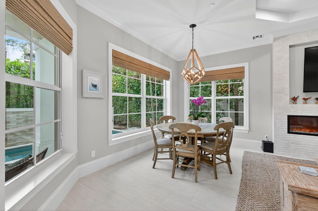 待售: $2,250,000 (3 贝兹, 3 浴室, 2460 平方英尺)