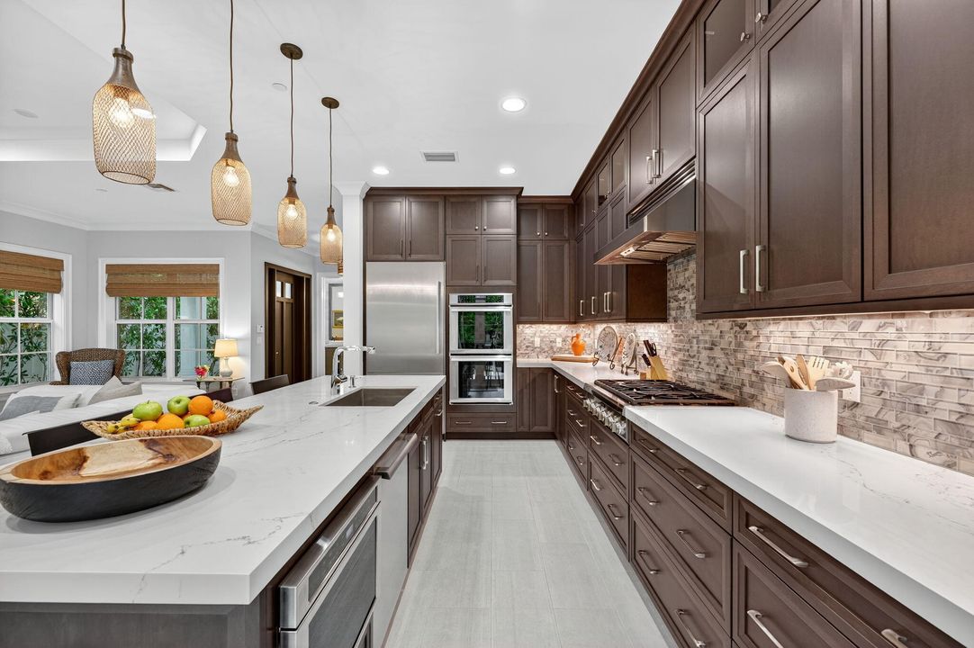 待售: $2,250,000 (3 贝兹, 3 浴室, 2460 平方英尺)