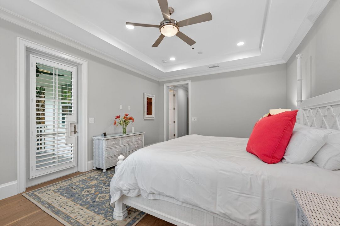 待售: $2,250,000 (3 贝兹, 3 浴室, 2460 平方英尺)