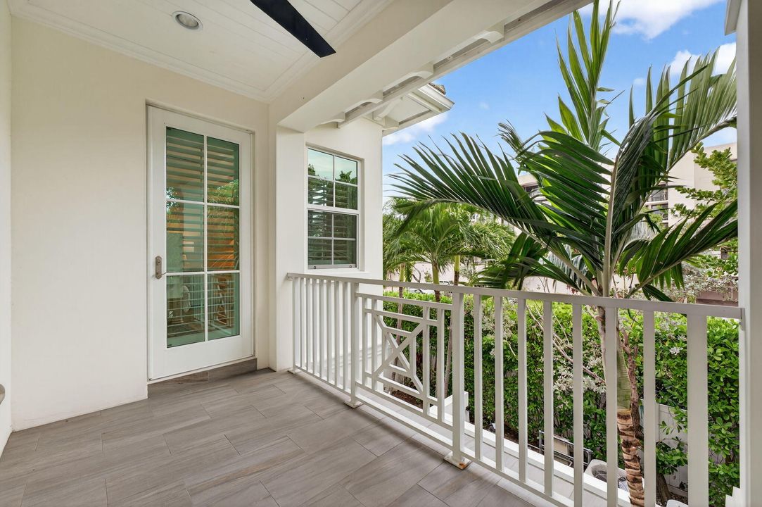 待售: $2,250,000 (3 贝兹, 3 浴室, 2460 平方英尺)