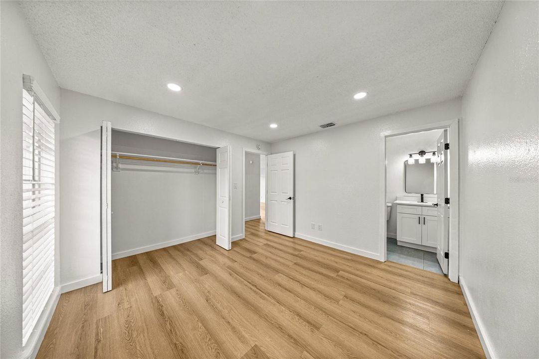 待售: $579,000 (0 贝兹, 0 浴室, 3472 平方英尺)