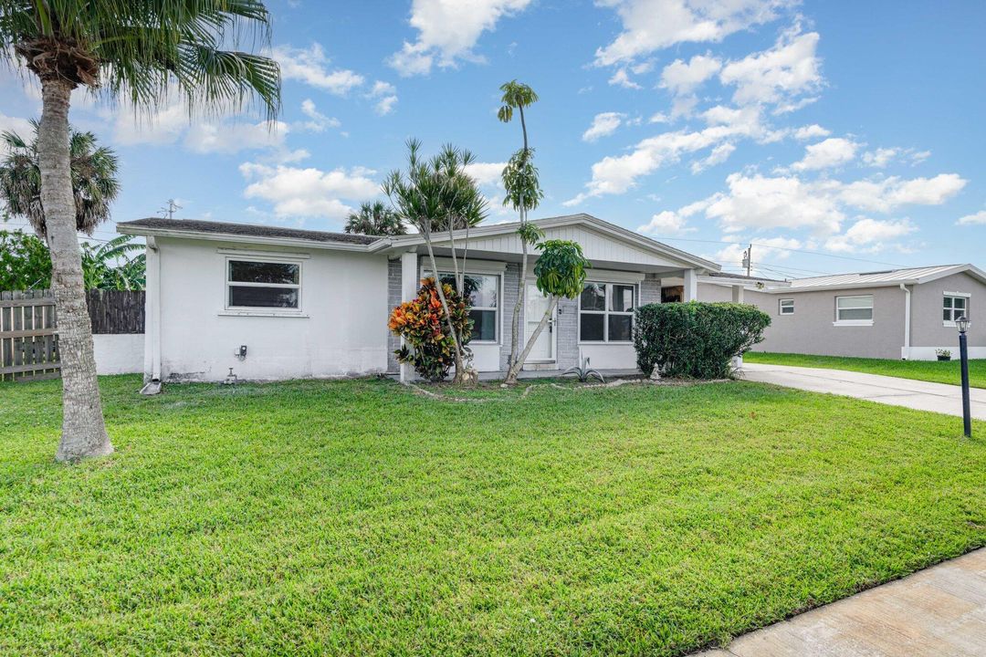 For Sale: $280,000 (3 beds, 2 baths, 1285 Square Feet)
