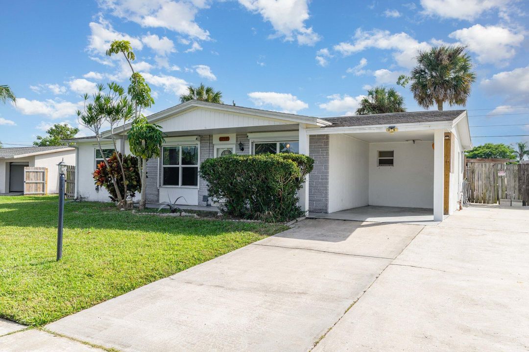 For Sale: $280,000 (3 beds, 2 baths, 1285 Square Feet)